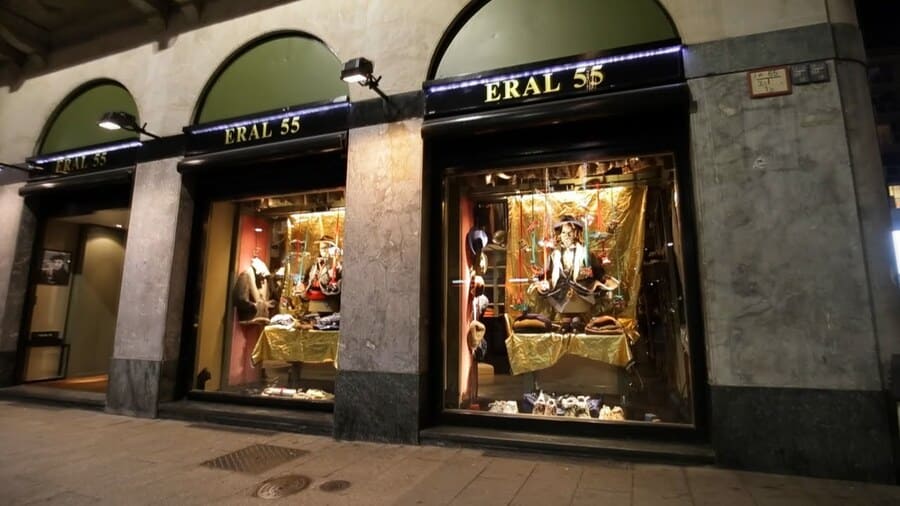 Освещение витрин: как подчеркнуть товар светом