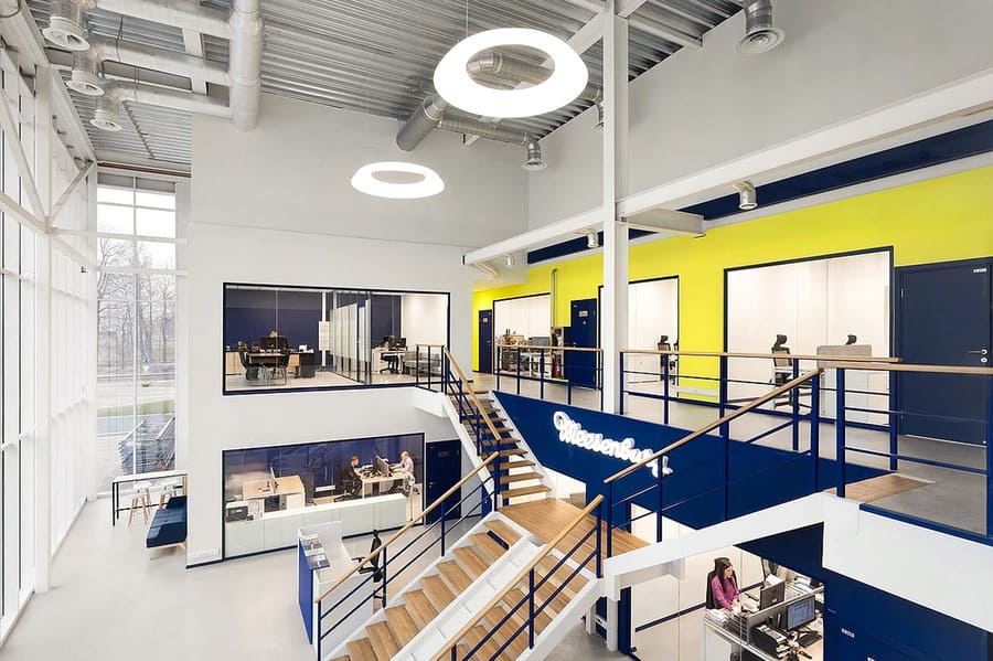 Как обеспечить равномерный свет в большом помещении