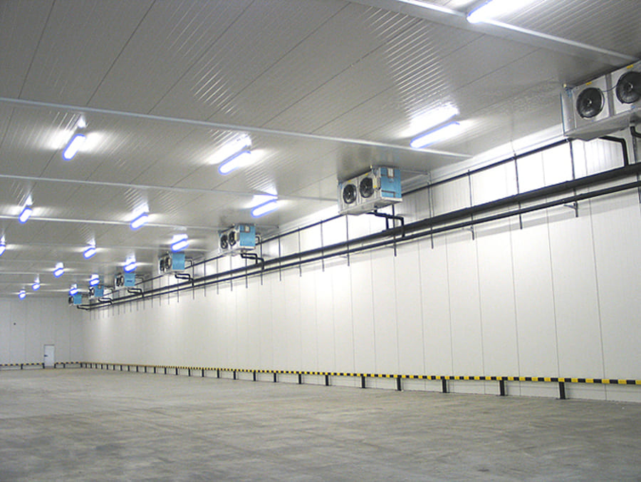 Светильники для холодильных камер и складов с низкими температурами