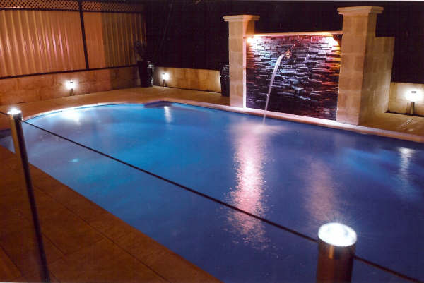 Виды и особенности освещения для домашнего бассейна